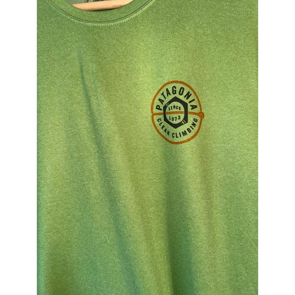 Patagonia men's lime green daily capilene base layer t-shirt medium - Picture 2 of 4